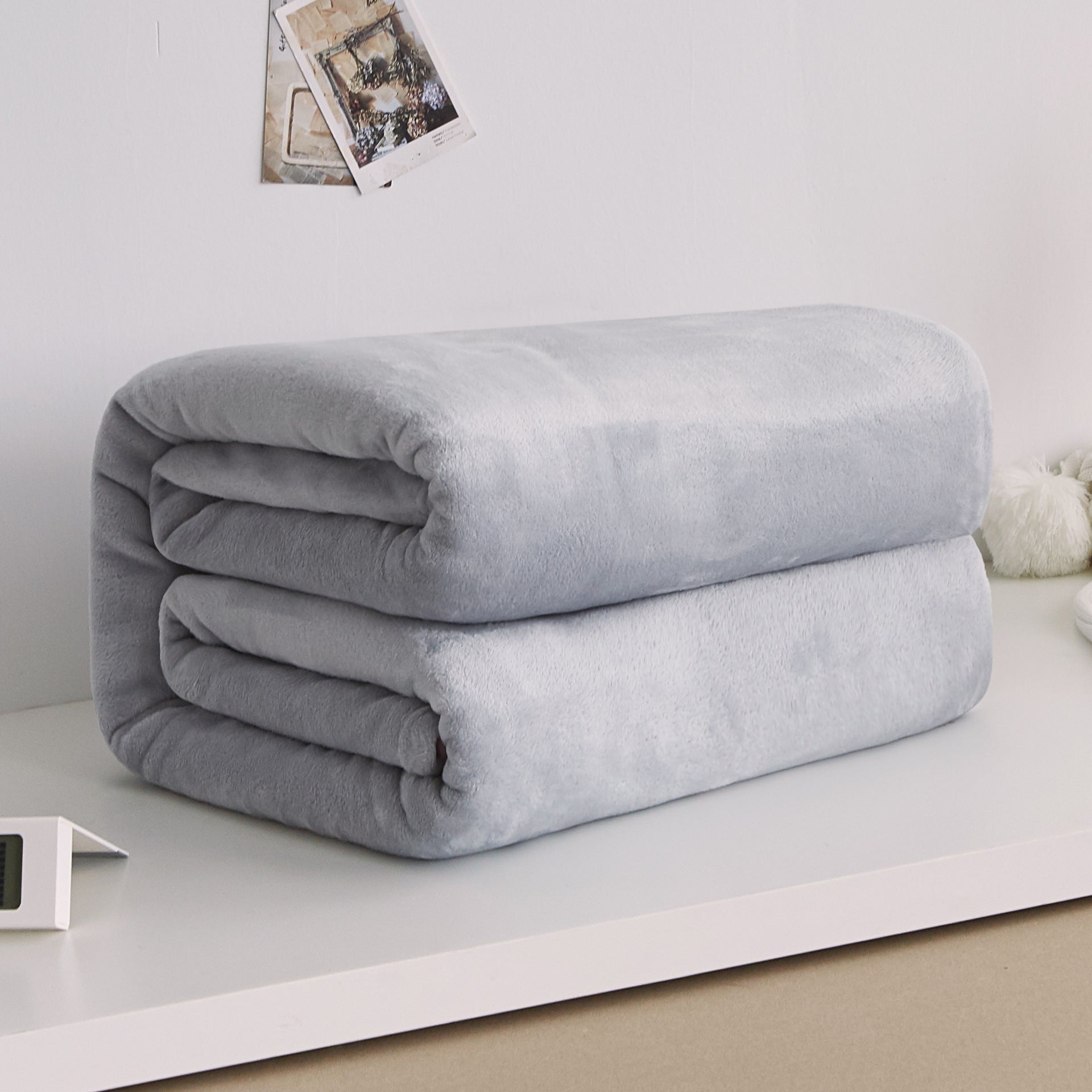 Ultra-Soft Flannel Coral Blanket – Cozy Lightweight Throw for Bed or Sofa