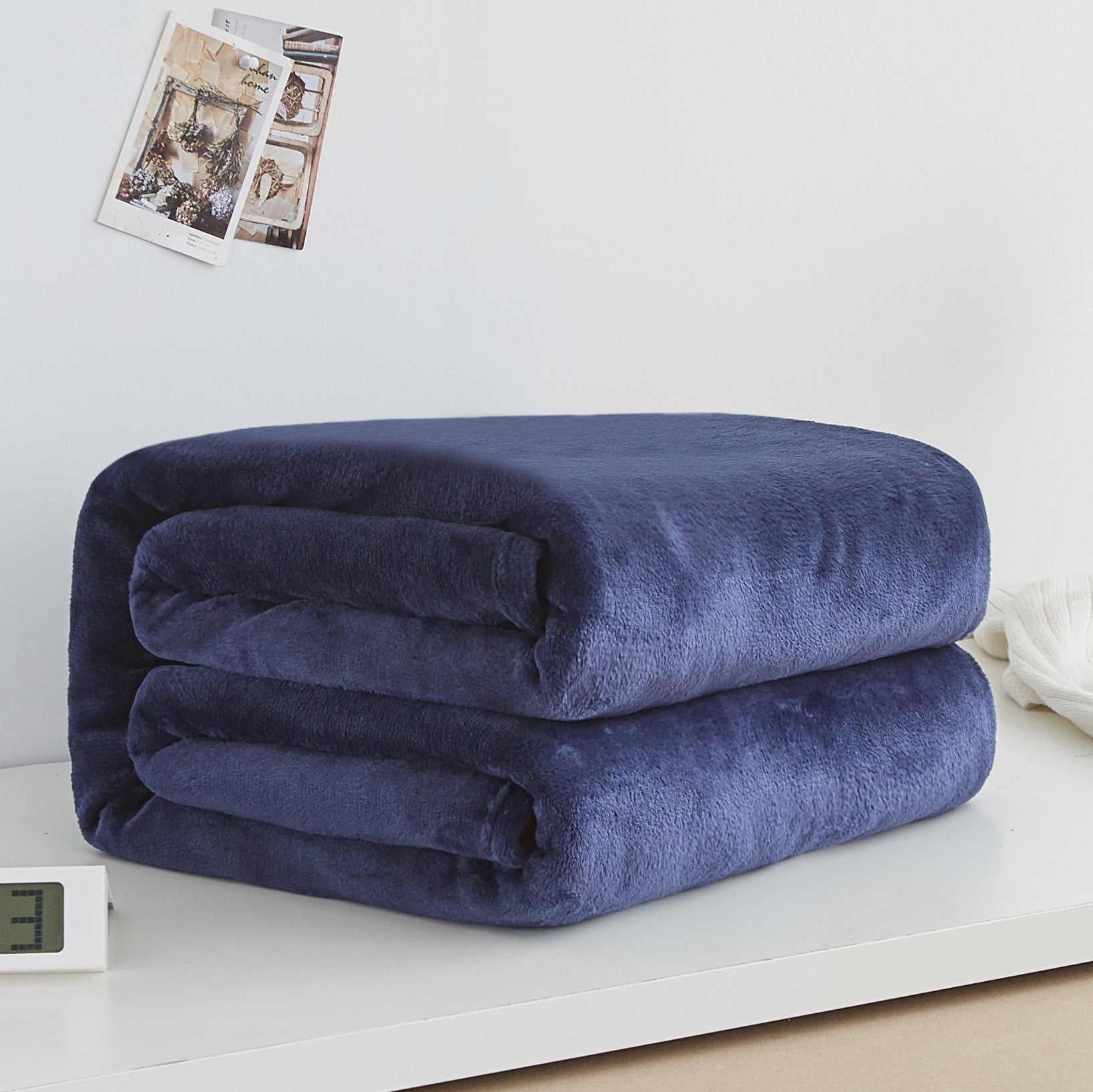 Ultra-Soft Flannel Coral Blanket – Cozy Lightweight Throw for Bed or Sofa