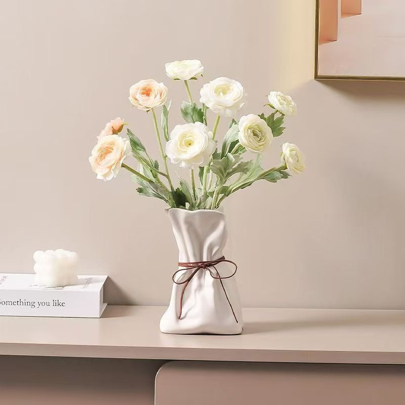 Elegant Resin Vase – Decorative Flower Arrangement for Living & Dining Spaces