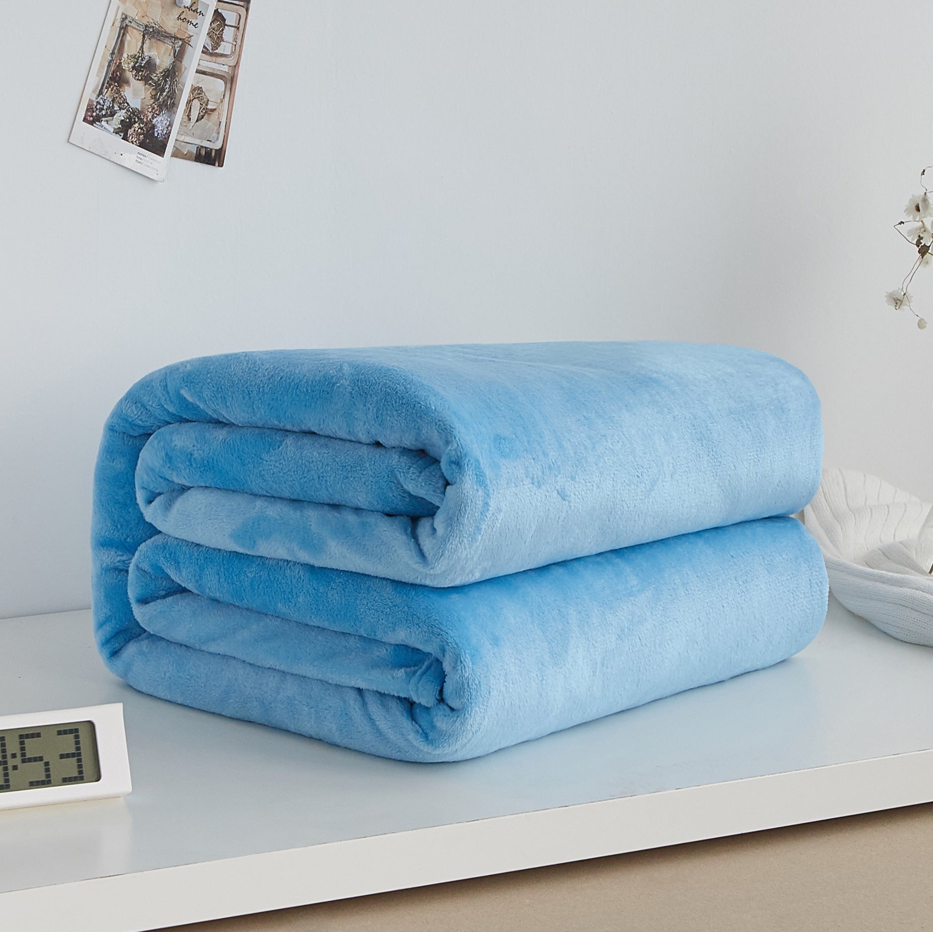 Ultra-Soft Flannel Coral Blanket – Cozy Lightweight Throw for Bed or Sofa