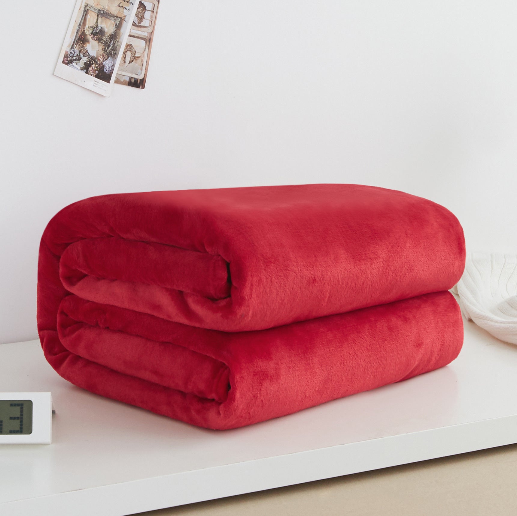 Ultra-Soft Flannel Coral Blanket – Cozy Lightweight Throw for Bed or Sofa