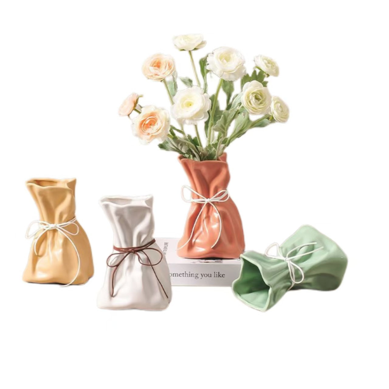 Elegant Resin Vase – Decorative Flower Arrangement for Living & Dining Spaces