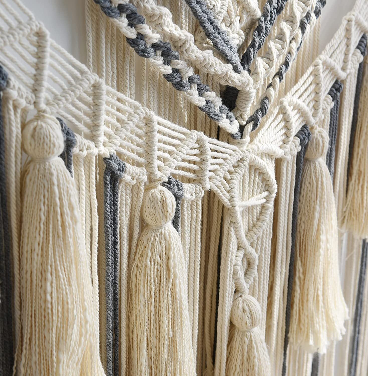 Handwoven Boho Cotton Wall Tapestry – Elegant Lace Decor