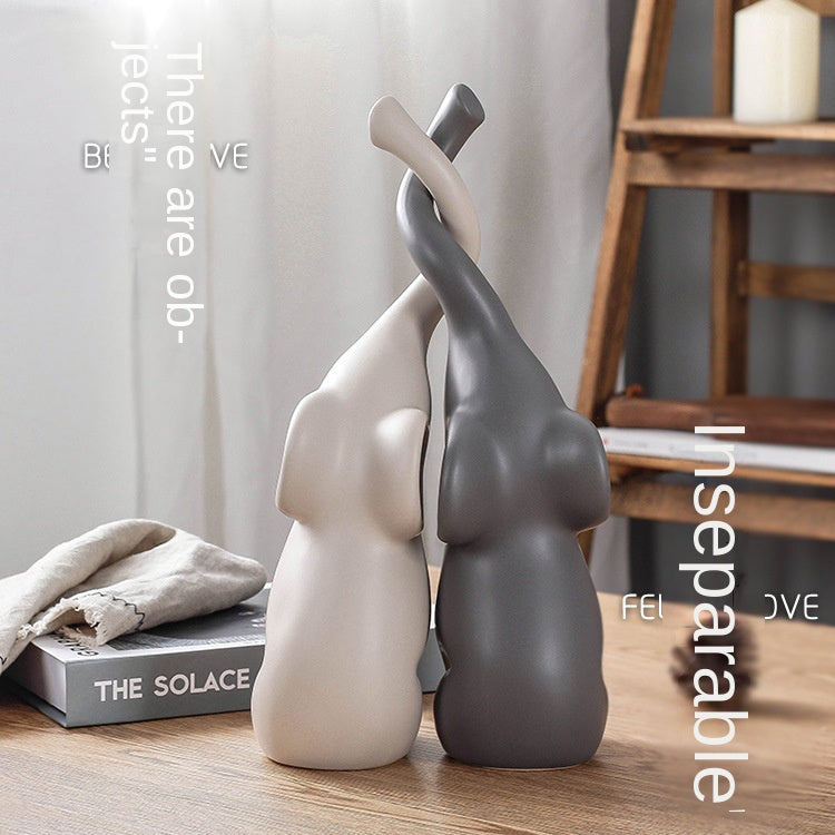 Adorable Couple Figurine – Ceramic Wine Cabinet Ornament & Valentine’s Gift