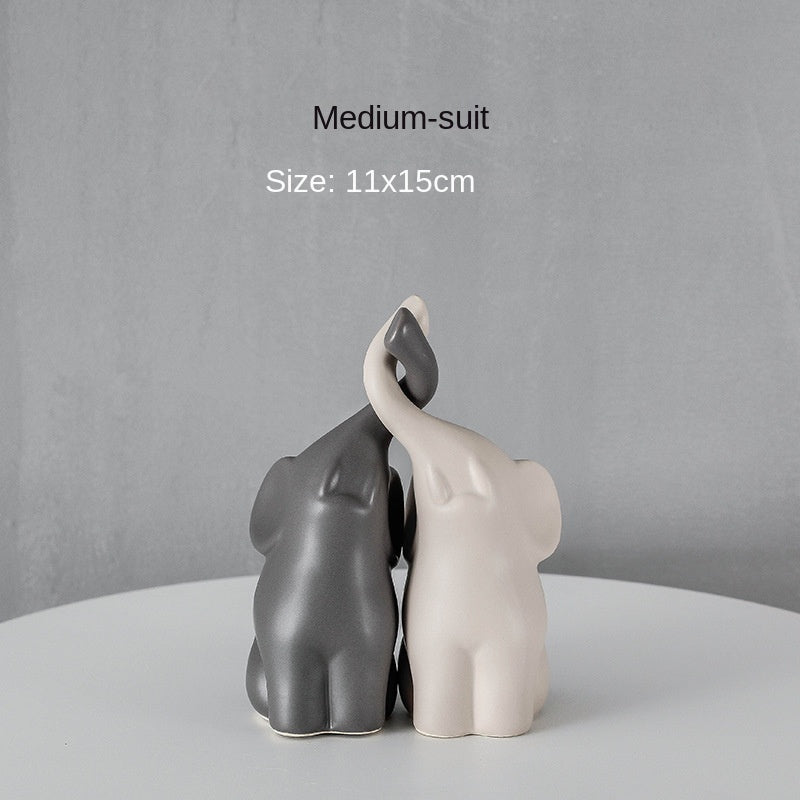 Adorable Couple Figurine – Ceramic Wine Cabinet Ornament & Valentine’s Gift