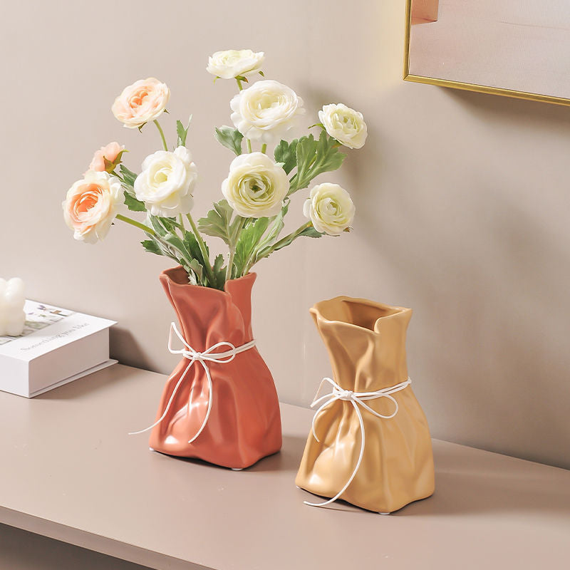 Elegant Resin Vase – Decorative Flower Arrangement for Living & Dining Spaces