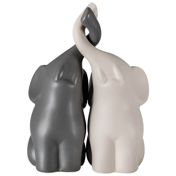 Adorable Couple Figurine – Ceramic Wine Cabinet Ornament & Valentine’s Gift