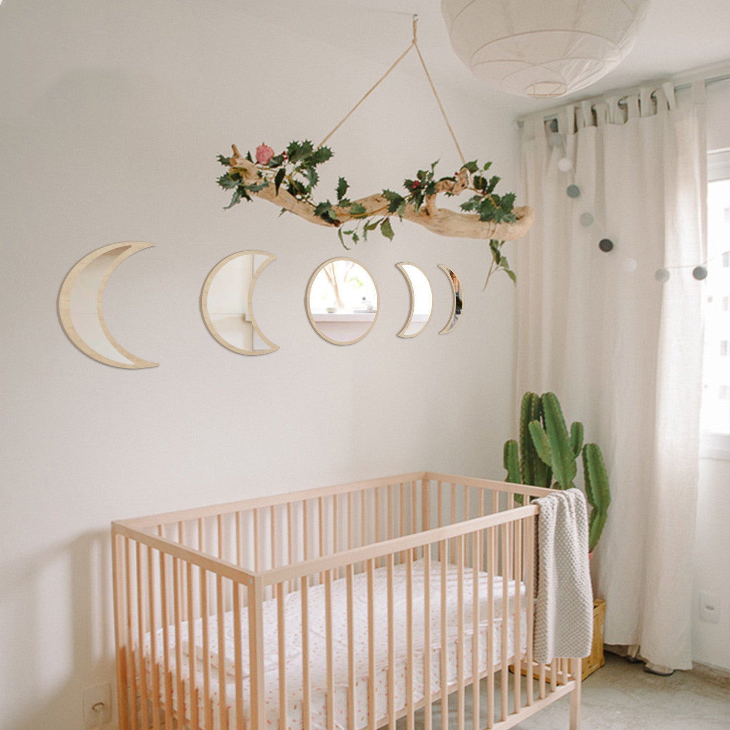 Nordic Style Wooden Mirror – Decorative Round Pendant for Home