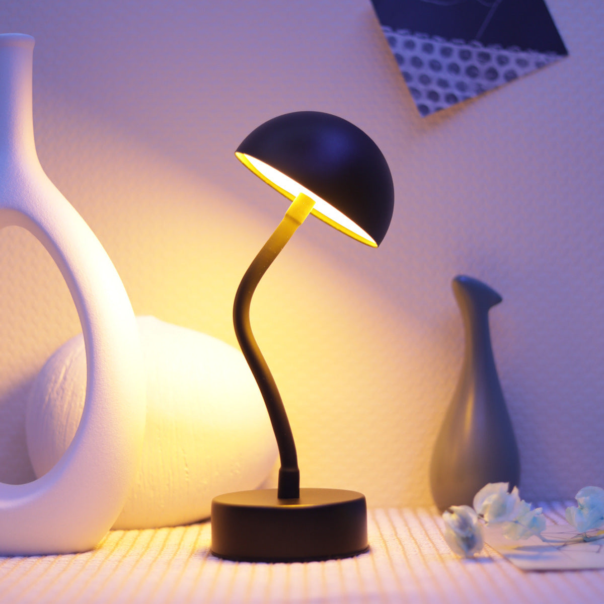 Minimalist Mushroom LED Table Lamp – Warm Ambient Rechargeable Light