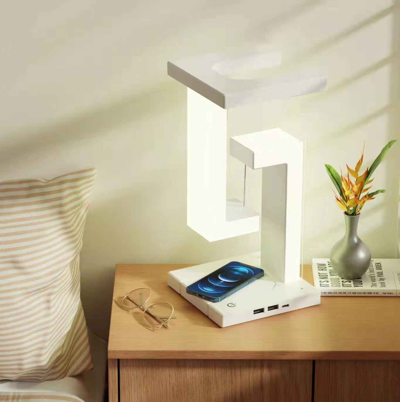 Wireless Charging LED Lamp – Anti-Gravity Design Table Light